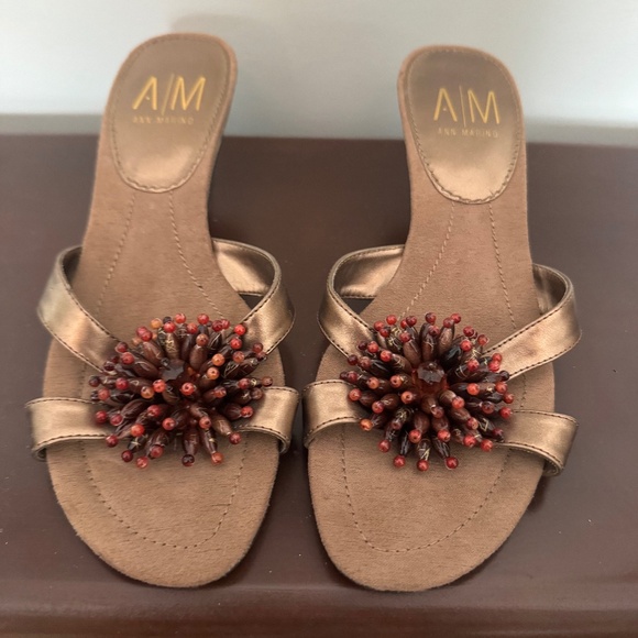 A/M Ladies beaded toe slides size 9 - Picture 1 of 5